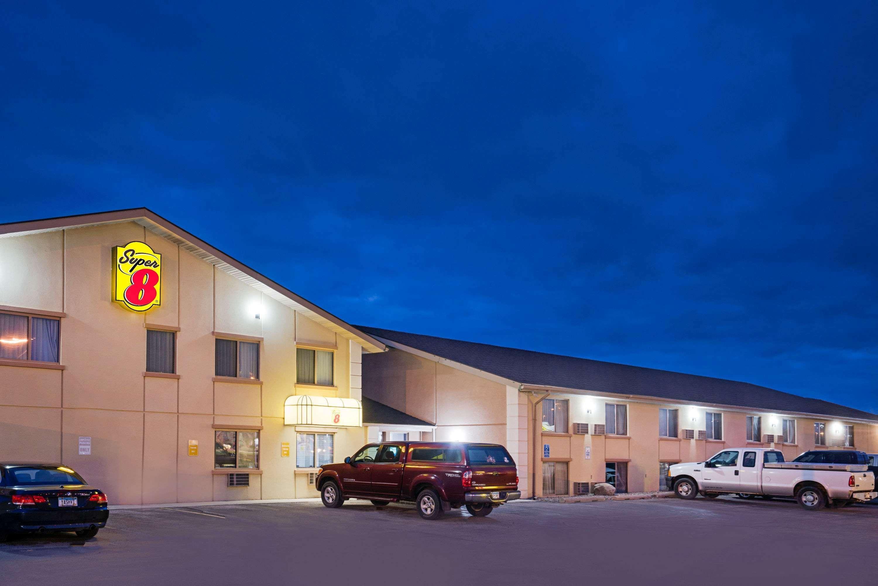 Hotel Super 8 By Wyndham Marshall Mn Exterior foto